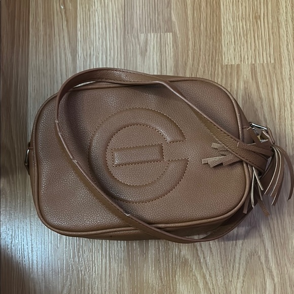 Chic Brown Leather Crossbody Bag with Adjustable Strap - Picture 9 of 10